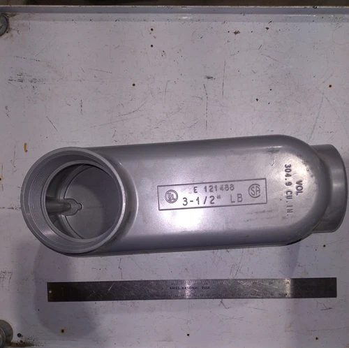 EATON CROUSE HINDS E121488 3-1/2''  LB WITH COVER 3-1/2''-4