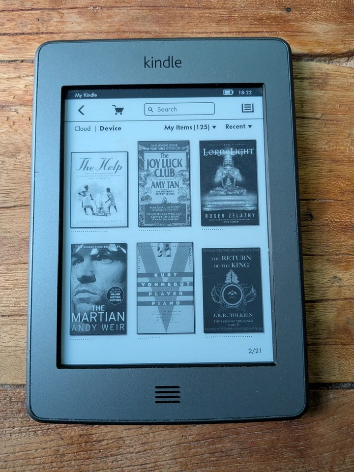 Amazon D01200 Kindle Touch 4th Generation- 4GB - Wi-Fi + 3G - 6 inch e-Reader - Image 2 of 4
