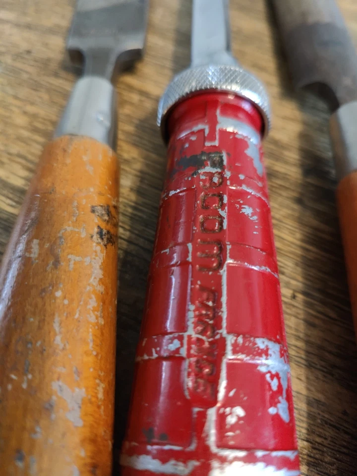 2 Limes Facom 30 cm Anciennes Et 1 Scie à Métaux Facom. - Image 2 of 4