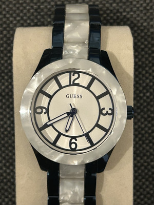 GUESS Damen Göttin Blau/ Weiß Marmorierte Uhr W0074L3