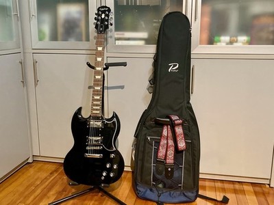 Epiphone SG400 Electric Guitar, Ebony w/Gig Bag & Strap, Like New