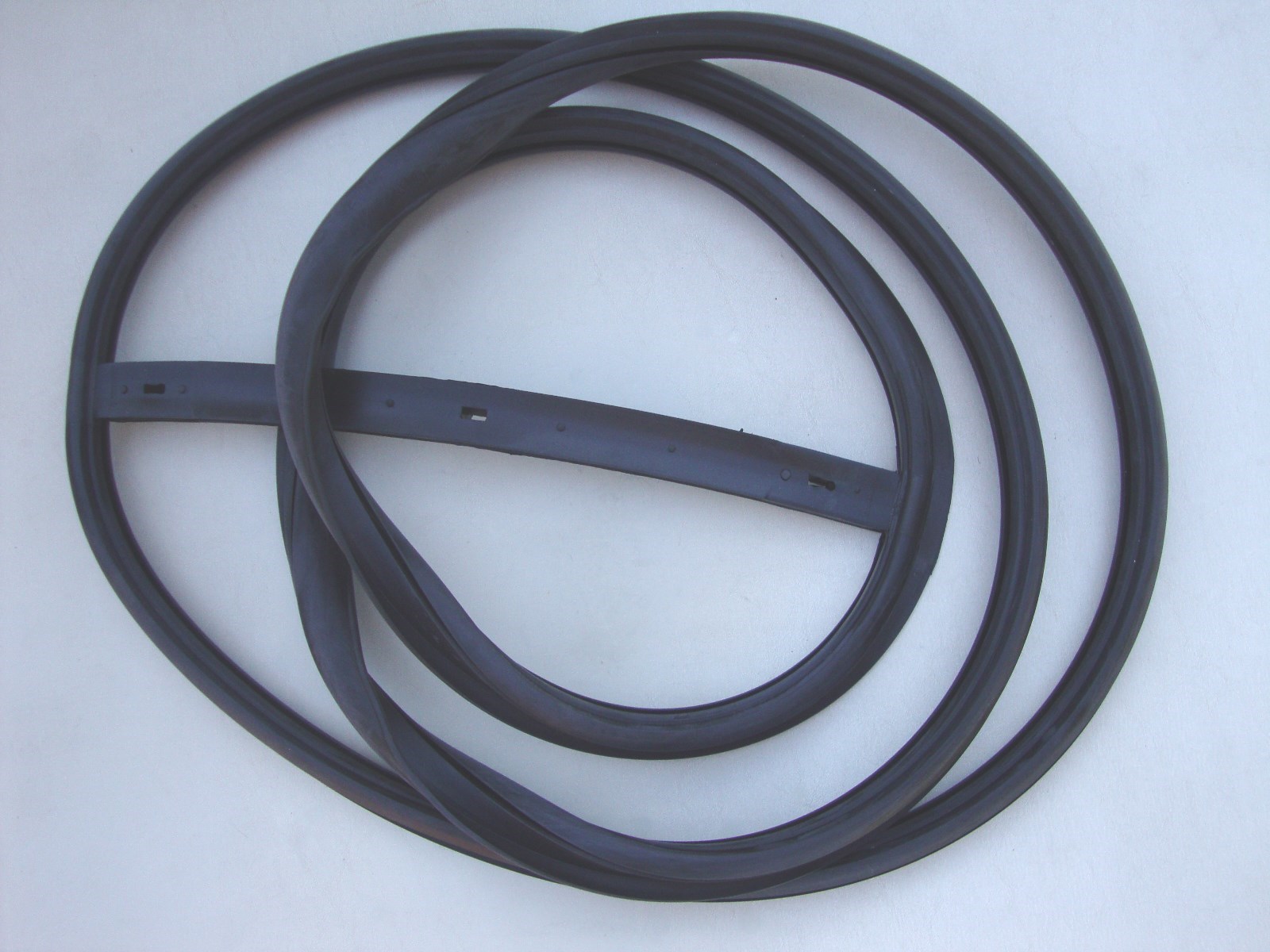 49 50 51 1949 1950 1951 FORD 70B 72B  73B  WINDSHIELD SEAL SINGLE GROVE CHROME 