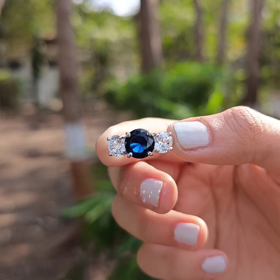 Anillo de diamantes de zafiro natural de corte redondo de 3,50 quilates de oro blanco macizo de 14 quilates talla 7 Foto 2 de 4