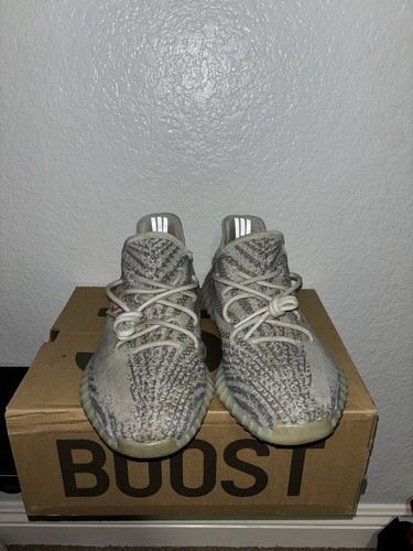Size 10.5 - adidas Yeezy Boost 350 V2 Low Blue Tint - Picture 3 of 6