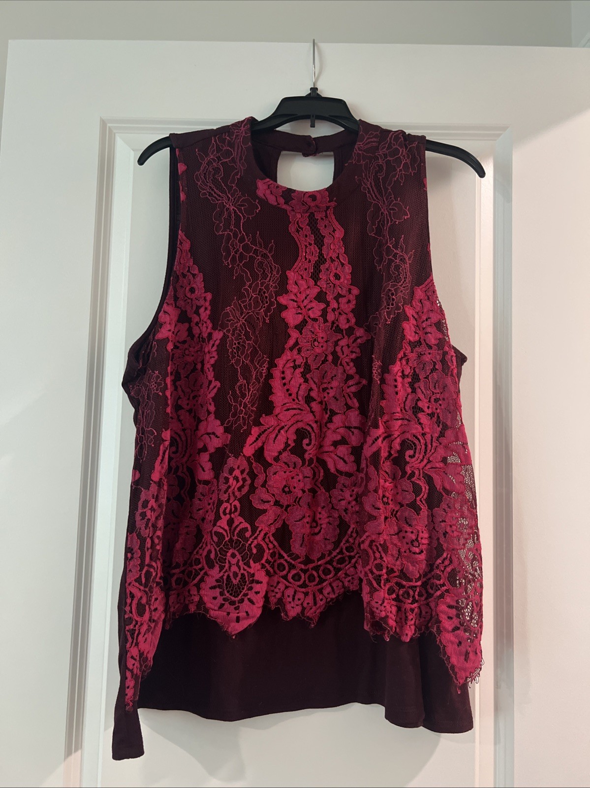 Maurice’s Women’s Size 2XL Hot Pink & Red Sleeveless Lace Top
