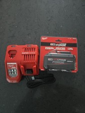 Milwaukee M18 REDLITHIUM FORGE XC8.0 Kit 18V Battery Rapid Charger Red