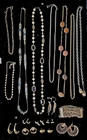 Vintage Goldtone Mixed Jewelry Lot of 17 pieces. Signed Daupalause, Trifari