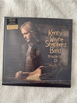   SIGNED   Vinyl Kenny Wayne Shepherd, trouble Is 25 Deluxe Vinyl/Book   