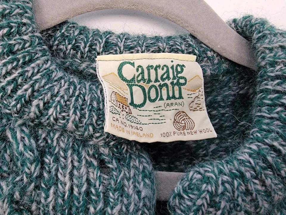 Cárdigan tejido a mano Carraig Donn para niños pequeños suéter talla S auténtica lana irlandesa Foto 3 de 4