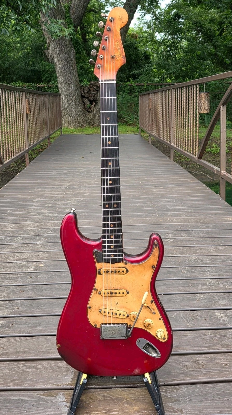 Image of Vintage 1965 Fender Stratocaster Candy Apple Red Guitar w/HSC! -LL