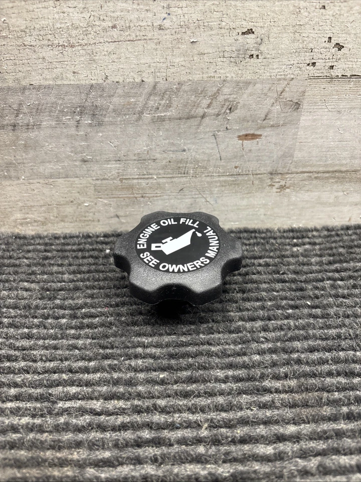 Tapa de llenado de aceite Dorman 80984, Chrysler 93-05, Dodge 93-05, Eagle 1993-97. Foto 2 de 4