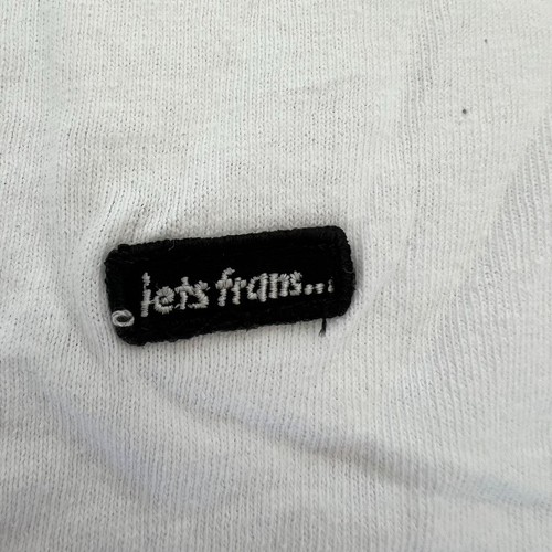 Urban Outfitters iets frans White Badge T-Shirt. White. XS. RRP £22. - Picture 4 of 8