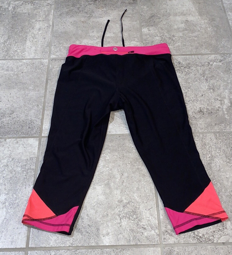 Workout Shorts Shirts Capri clothing bundle Of 8 … - image 9