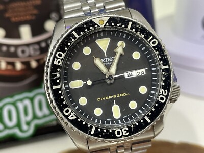Seiko schwarze Herrenuhr - SKX007 Classic Automatic Diver neues Armband 7S26 Mvt