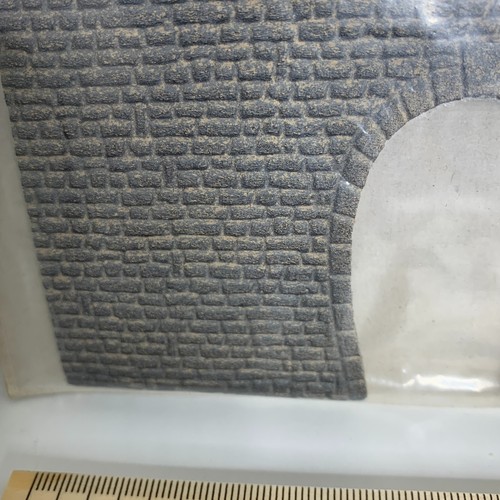 Faller N scale Tunnel Portal moulded decor flex pre-coloured 272590 - Bild 4 von 6
