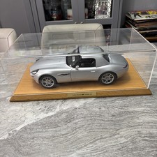 JAMES BOND 007 Kyosho 1:12 BMW Z8 Diecast Model Car w/display case