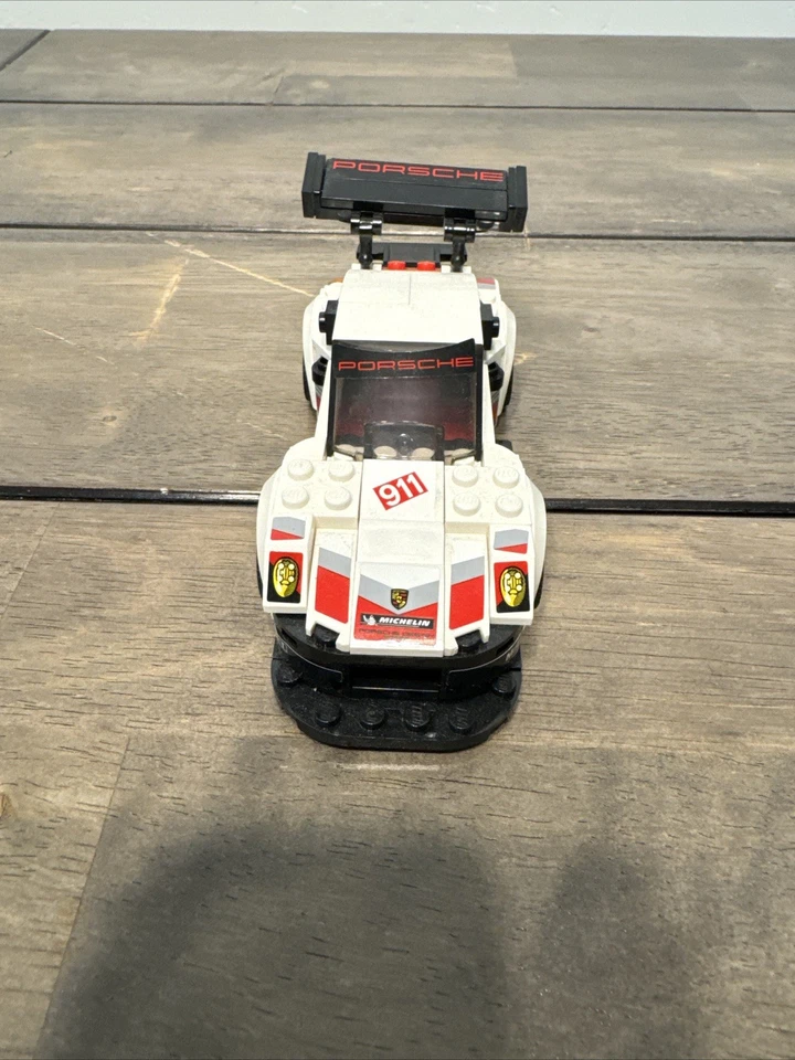 LEGO 75888 Porsche 911 RSR White Car & Minifigure - Image 3 of 4
