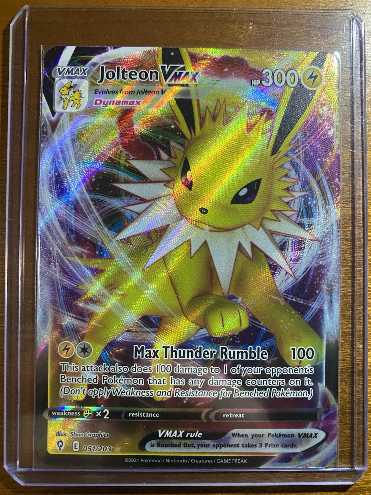Pokemon Card Jolteon VMAX 51 Evolving Skies Sword & Shield Umbreon Eevee Sylveon