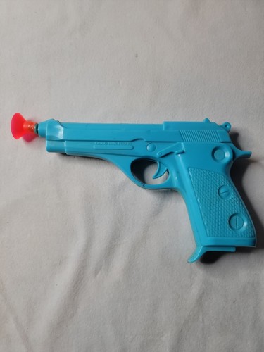 Vintage Rare Kwong Ming BARETTA PLAY GUN WITH PLASTIC DART