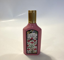 NWOB Gucci Flora Gorgeous Gardenia Eau de Parfum .16 fl oz Mini NEW Travel Size