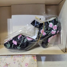 Popular Imports - PUTTING ON THE RITZ Black Dance Shoe Miniature, Pink Flowers