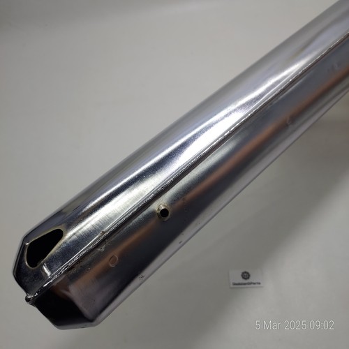 Conjunto de silenciador central derecho Suzuki GT750 GT-750 GT 750 14303-31600 NOS JP - Imagen 19 de 22