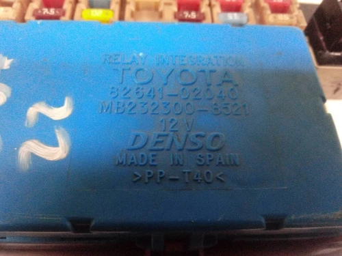 8264102040 Caja Reles/Fusibles para TOYOTA COROLLA (E12) 2006 6281608 - Imagen 5 de 5