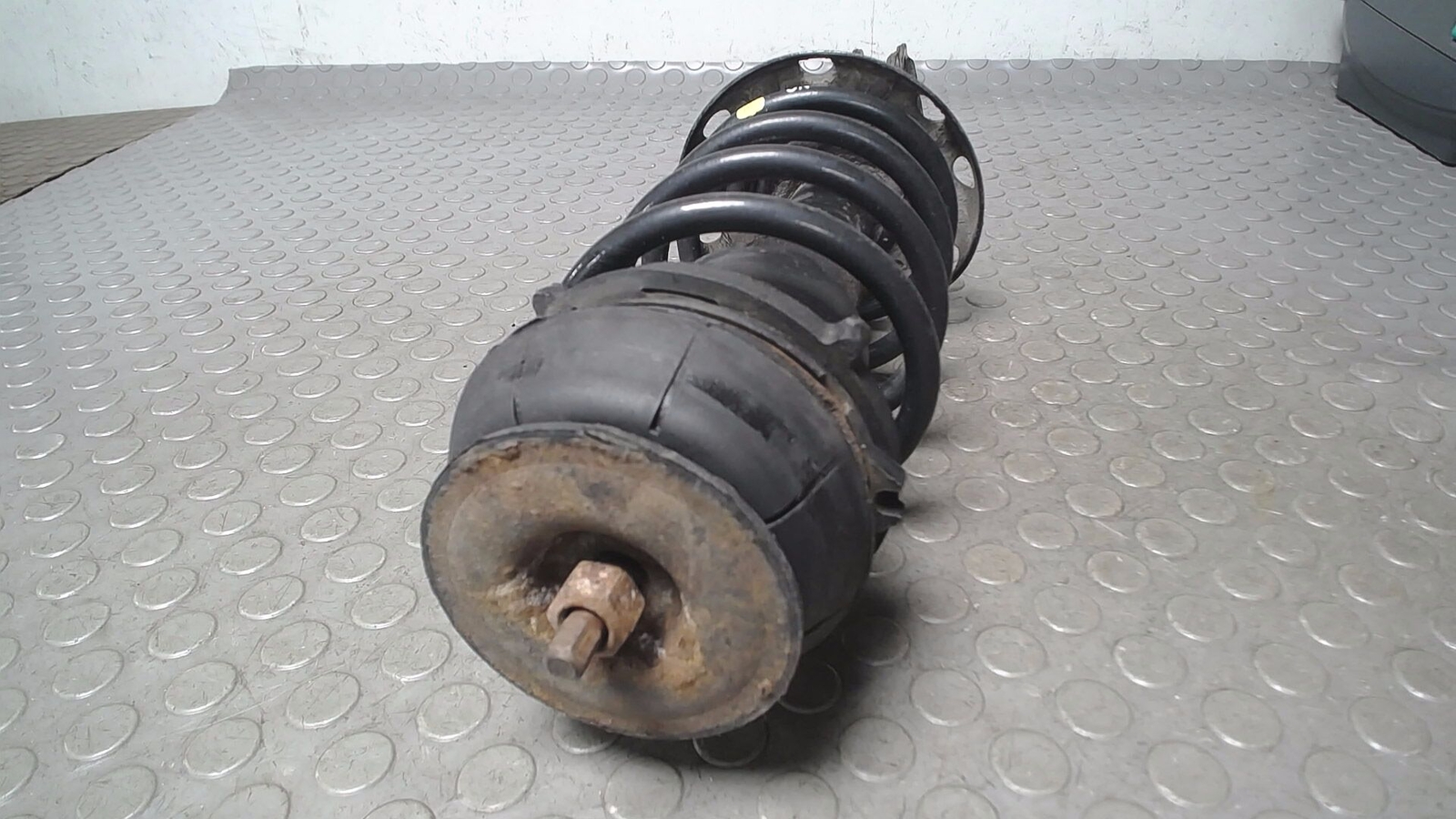 Federbein vorne rechts 9127452 Opel CORSA Mod. 2001 online kaufen  