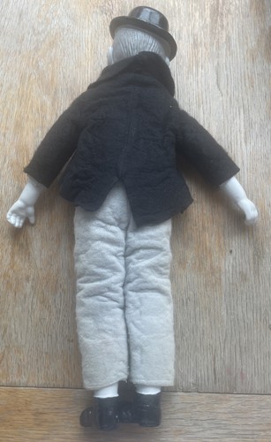 Vintage Hardy Memorabilia Porcelain Doll - 第 4/4 張圖片