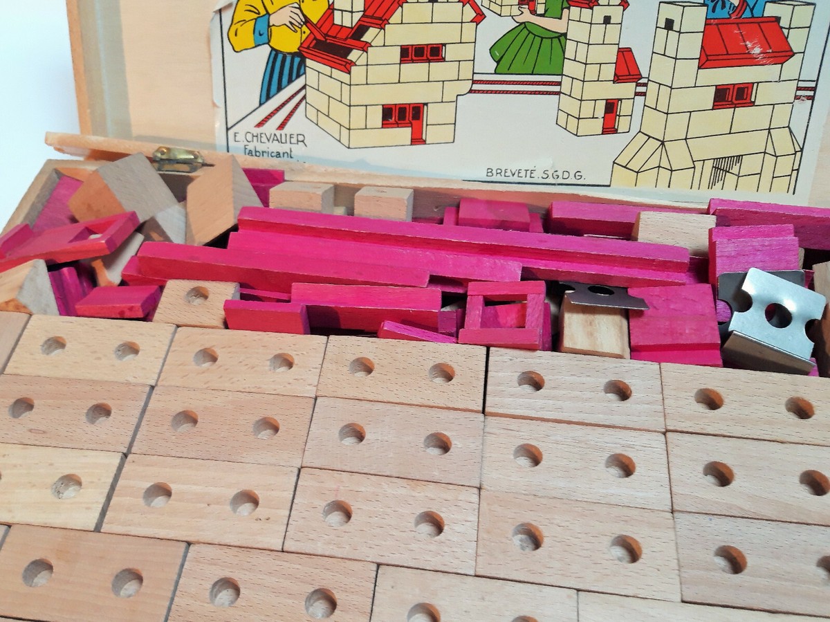 Ancen jeu de constructon en bos - Ranch 701 - Garner Cornl