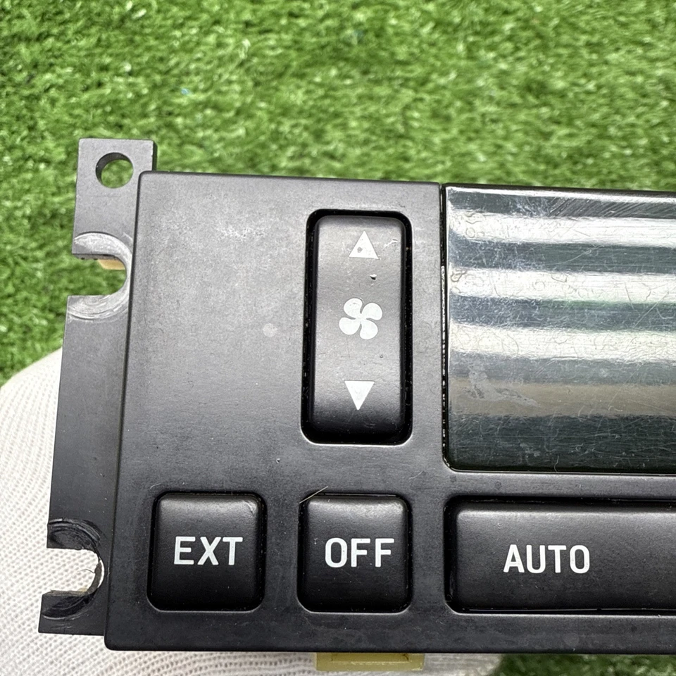 Lincoln Town Car 1998-2002 calefacción aire acondicionado unidad de control de clima F8VH-19C933-AE fabricante de equipos originales Foto 2 de 4