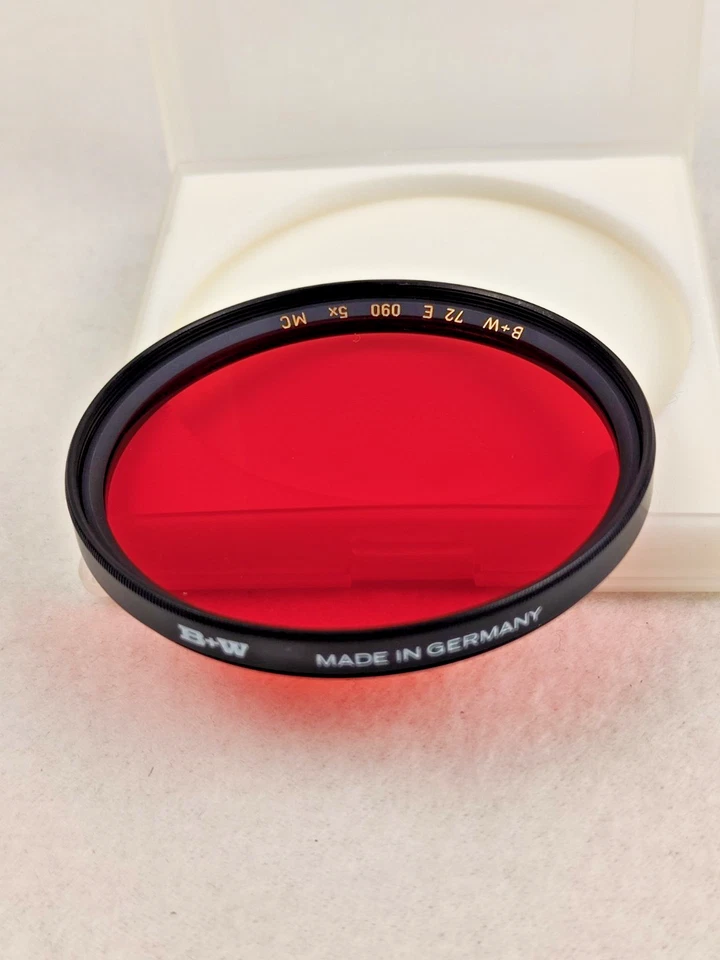 B+W Filter Color Filter Red 72E 090 5x MC Lens Camera Accessories in Box - Image 3 of 4
