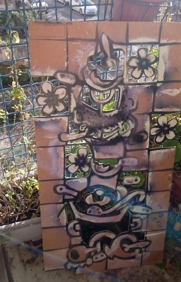 panneau pop art, pile de vaisselle, pochoir 80 cm par 40 cm - Photo 2/4