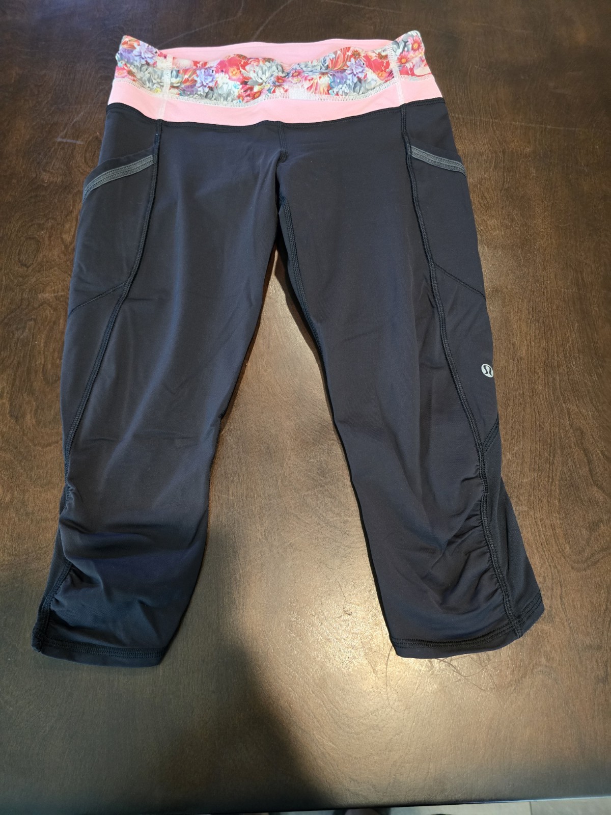 Lululemon Women's Leggings, Size 6 Floral