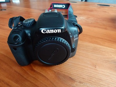 Canon EOS 550D + EF-S 18-55mm + Zubehörpaket 300 MM SIGMA Zoom+ LOWEPRO Tasche