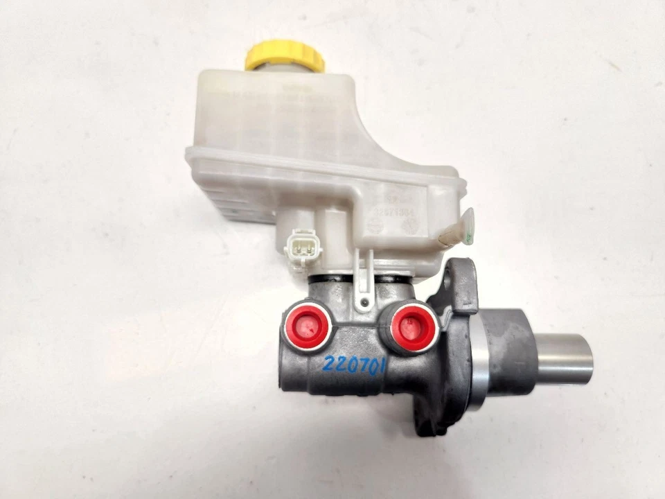 Chrysler 300 2009-20 (3,6 L/AT) cilindro maestro de freno Foto 3 de 4