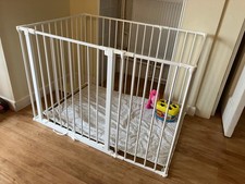 Baby den play pen, 4x sided with entry gate and Matt, used condition 