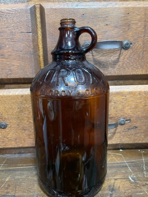 Vtg Glass CLOROX Bottle Embossed Amber Brown Half Gallon Jug 64oz