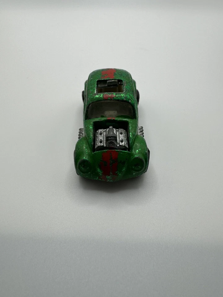 Volkswagen Hot Wheels Redline 1967 personalizado verde con rayas rojas vintage Foto 2 de 4