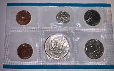 1971 US Mint and US Proof Set: A Complete Set of 11 Uncirculated