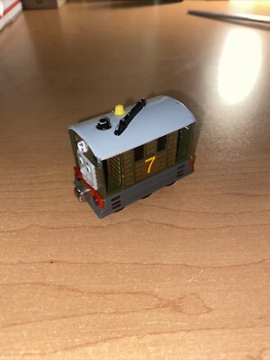 Thomas & Friends Diecast TOBY Metal Train Engine Take Along N Play 2002