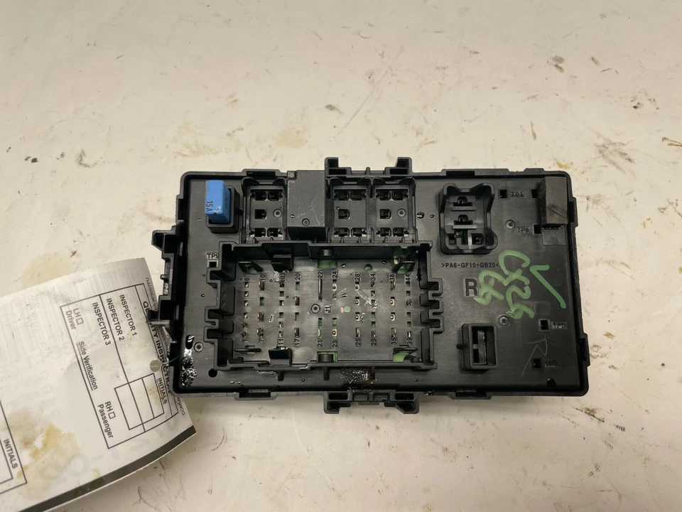 2015 CADILLAC ESCALADE Instrument Panel Fuse Block Box 23200661 RIGHT OEM - Image 2 of 4