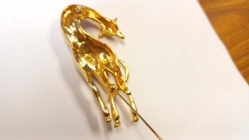Broche prendedor jirafa vintage chapado en oro ojos verdes joyería dinero antiguo safari de colección - Imagen 6 de 8