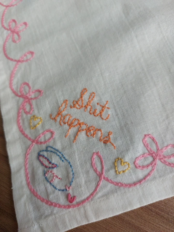 ¡100% a CARIDAD! Pañuelo de conejito bordado vintage - HECHO A MANO, lindo Kawaii Foto 2 de 4