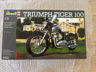 Revell Truimph Tiger 100 1:8 Model Kit 07922 Boxed
