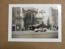 STREET SCENE, GRAUMAN'S CHINESE THEATER, HOLLYWOOD, CA, 1940's PHOTO