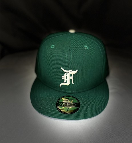 New Era fitted hat size 7 Kelly Green 