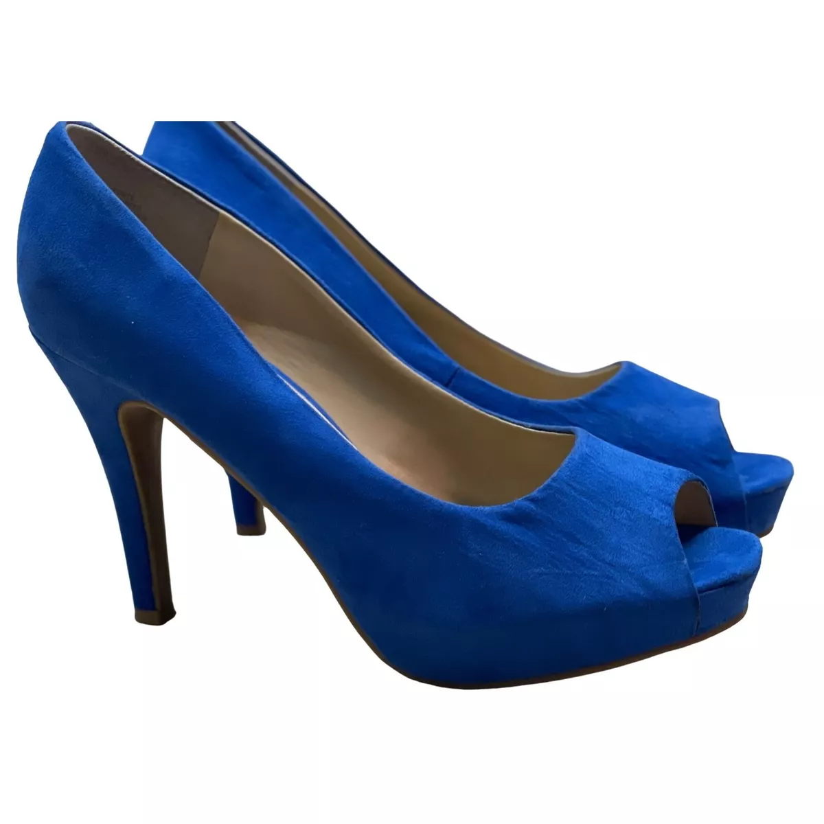 Cobalt Blue Shoes amidst the fall leaves in Toronto | Wildlederschuhe,  Bunte schuhe, Silberne clutch