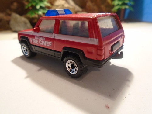 MATCHBOX 1/56 SCALE 1986 FIRE CHIEF JEEP CHEROKEE, EXCELLENT COND 5-225-1-5 - Picture 6 of 18
