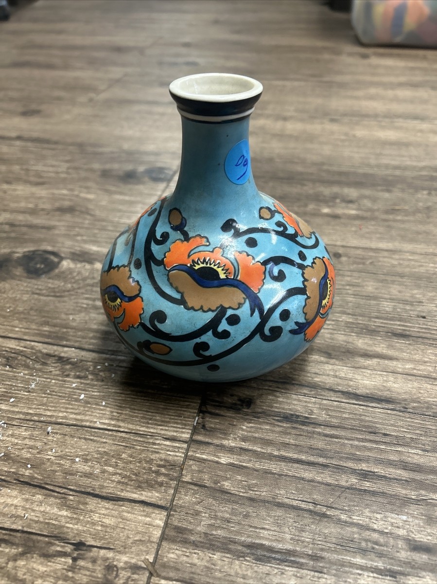 よこさん Vintage Kinkozan Porcelain Pottery Narrow Neck Vase with Blue